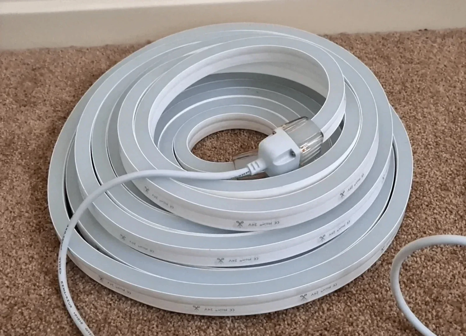 Natural White LED Neon Flex 4000K 24V 10x20mm IP68 Waterproof 20m 10 Natural White LED Neon Flex 4000K 24V 10x20mm IP68 Waterproof 20m - Image 8